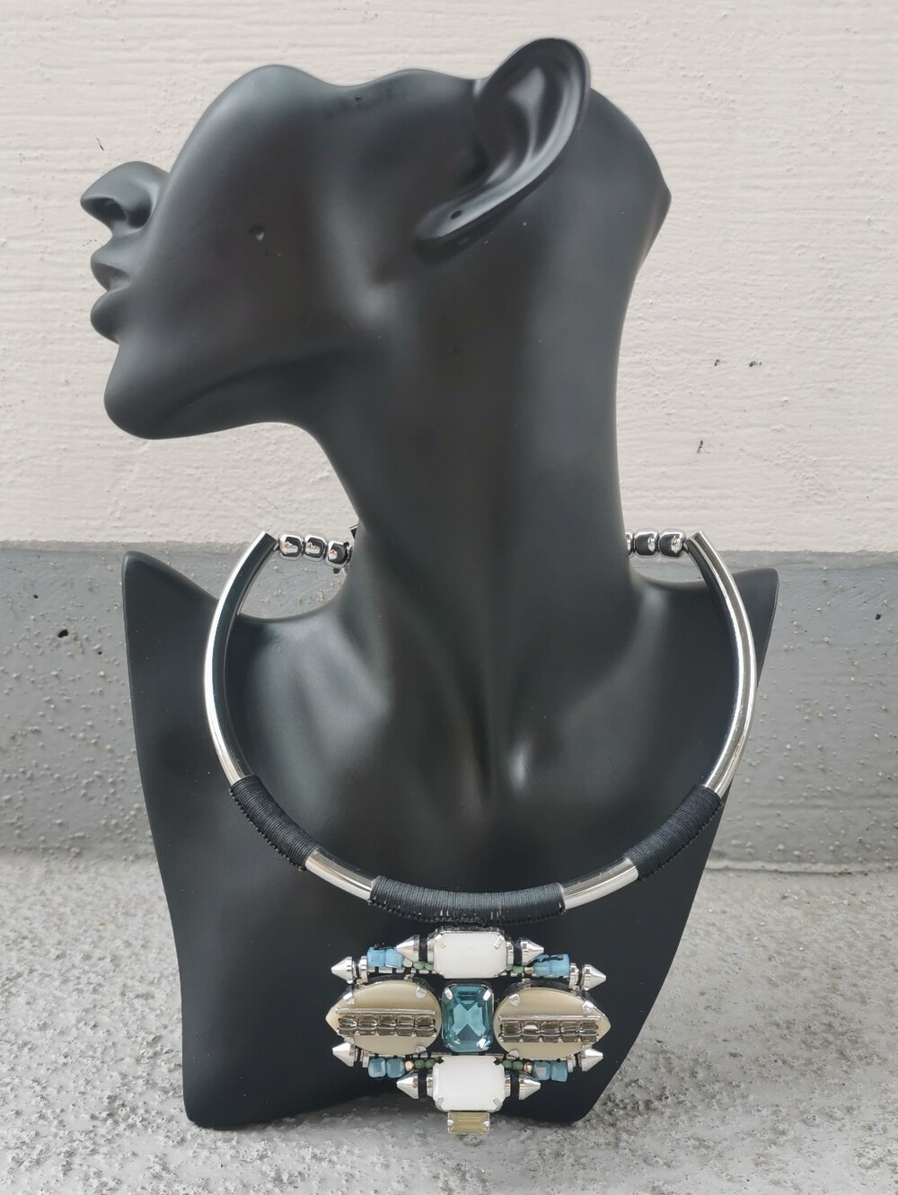 Weekend Max Mara Statement Choker Necklace – Jeweled Pendant